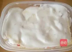 Illustration of how to make earthworm box cake 5