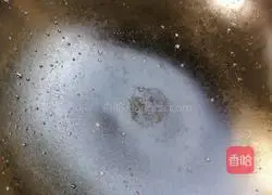 Illustration of how to make spicy cumin oil 3