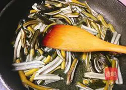 Illustration of how to make stir-fried eel 8