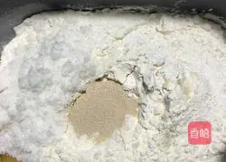 Illustration of how to make snowflake bread 4