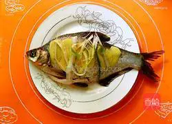 Illustration of steamed Wuchang fish 4