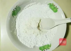 Illustration of how to roll purple sweet potato donkey 3