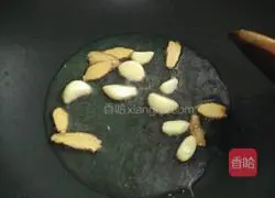 Illustration of how to make Taiwanese three-cup chicken 5