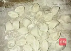 Illustration of how to make vegetable and tofu dumplings 7