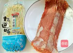 Illustration of how to make bacon enoki mushroom rolls 1