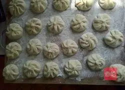 Illustration of how to make sesame sugar buns 4