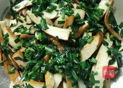 Illustration of how to make dried tofu with leeks 8