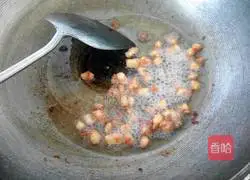 Illustration of how to make Babao Chili Sauce 5