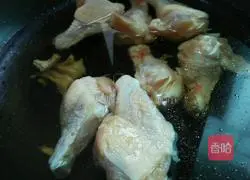 Illustration of how to make braised chicken legs with tea tree mushrooms 1