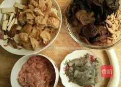 三Illustration of how to make fresh braised noodles 2