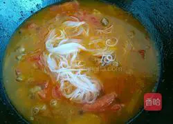 Illustration of how to make tomato beef vermicelli soup 8