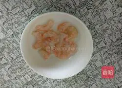 Illustration of how to make egg pan pizza 3