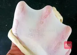 Illustration of how to make money buns 4