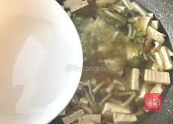 Illustration of how to make crab, mushroom, celery and tofu soup 8
