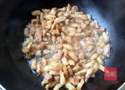 Illustration of how to make braised pork rice 8