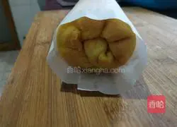 Illustration of how to make meat floss cake roll 23
