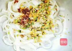 Illustration of how to make cold shaved noodles 13