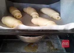 Illustration of how to make butter rolls 10