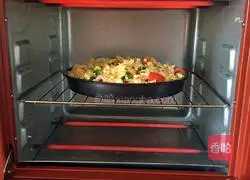 Illustration of how to make instant noodle pizza 10