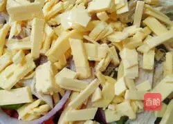 Illustration of how to make seasonal vegetable and shrimp pizza 8