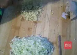 Illustration of how to make vermicelli radish ball soup 1