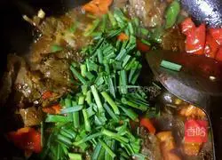 Illustration of how to stir-fry beef breasts 5