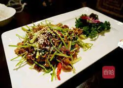 Illustration of how to make stir-fried beef with coriander 10