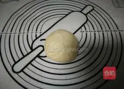 Illustration of how to make ham ring sausage pizza 7