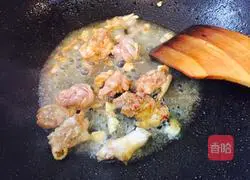 Illustration of how to make chicken fried rice noodles 7