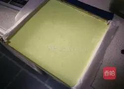 Illustration of how to make matcha mango cake roll 9