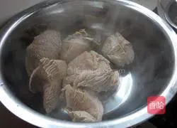 Illustration of how to make soy donkey meat 3