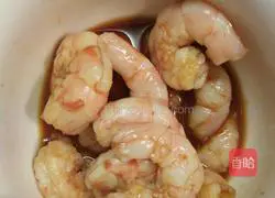 Illustration of how to make stir-fried shrimps 5