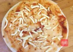 Illustration of how to make bacon pizza 3