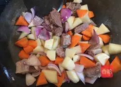 Illustration of how to make curry beef rice 6