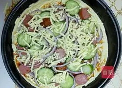 Illustration of how to make ham pizza (including crust) 11