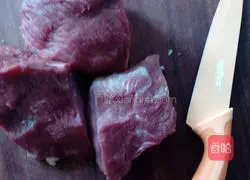 Illustration of how to make spicy shredded beef 2