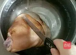 Illustration of how to make sauce elbow 3