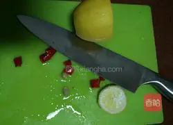 Thai Papaya Salad Recipe Illustration 10