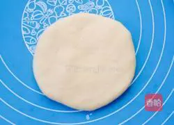 Illustration of how to make whole wheat bean paste bread rolls 7