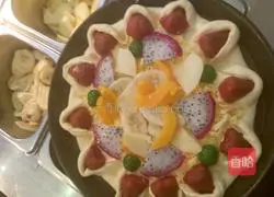 Crown Fruit Pizza Recipe Illustration 2