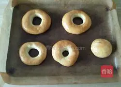 Illustration of how to make bagels 10