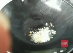 Illustration of how to cook large intestine with sauerkraut 3