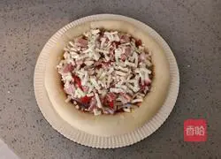 Illustration of how to make ham and bacon pizza 16