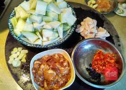 Illustration of how to make watermelon and fried pork slices 2