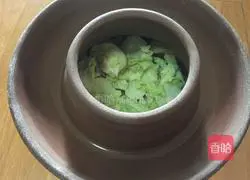 Illustration of how to make cabbage kimchi 4