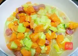 Illustration of how to make sesame sauce, scallion oil, sausage and steamed noodles 6