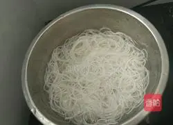 Illustration of how to make beef powder 6