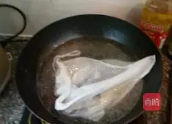 Illustration of how to make crucian carp, cabbage and tofu soup 5