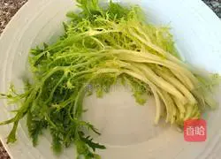 Illustration of how to make vegetable salad 1