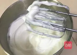 Illustration of how to make seaweed, sesame and meat floss cake 4